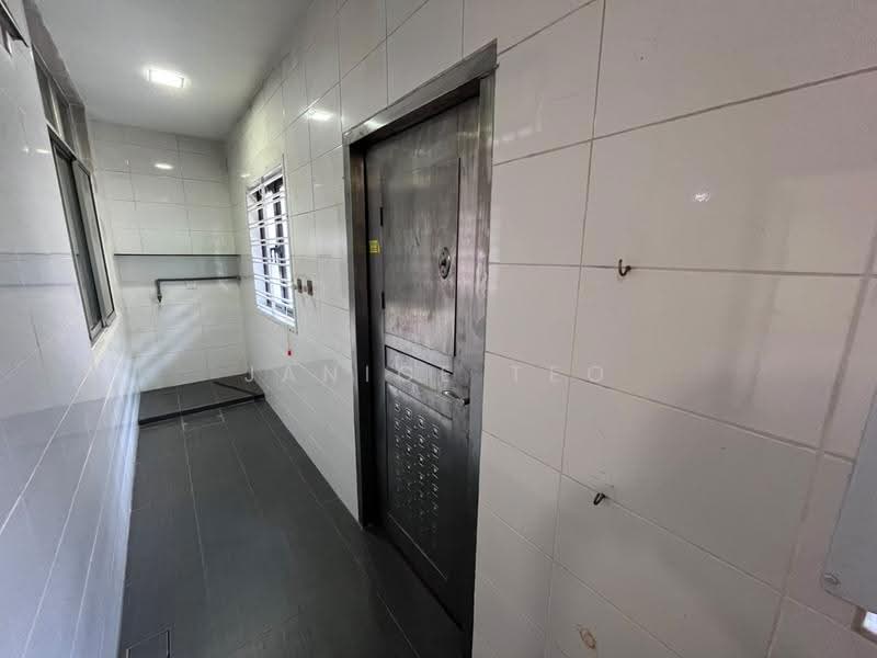 Rumah Teres 2.5-Tingkat untuk Dijual di Taman Bukit Jaya (Ulu Tiram) - Janice Teo - Corridor - PropertyGuru.com.my