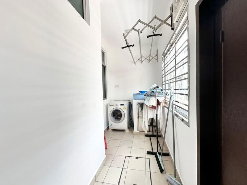 2.5-storey Terraced House for Rent in Taman Sutera Utama (Skudai) - Calvin Lee - Balcony - PropertyGuru.com.my