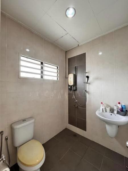 2-storey Terraced House for Sale in Sutera Damansara (Damansara Damai) - Jasemin Chia - Bathroom - PropertyGuru.com.my