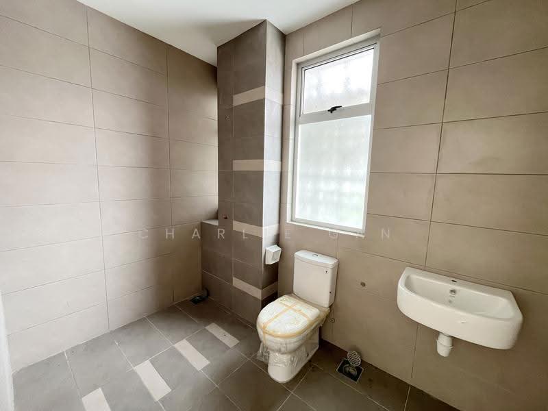 2-storey Terraced House for Sale in Bandar Rimbayu (Telok Panglima Garang) - Charlie Gan - Bathroom - PropertyGuru.com.my
