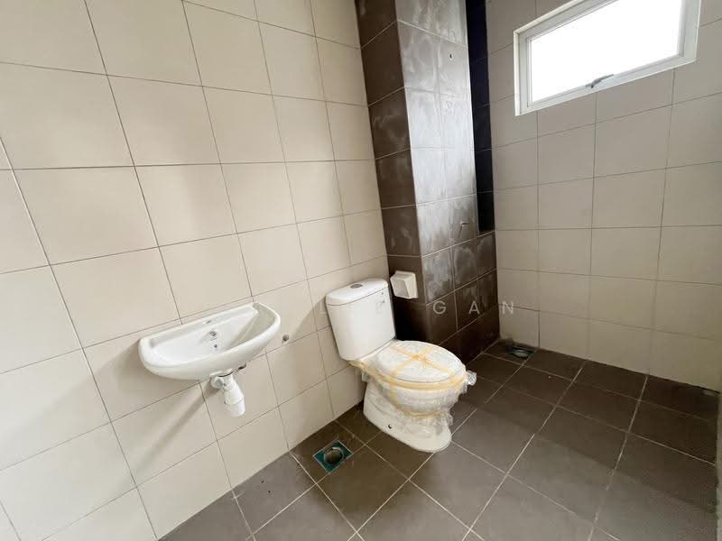 2-storey Terraced House for Sale in Bandar Rimbayu (Telok Panglima Garang) - Charlie Gan - Bathroom - PropertyGuru.com.my