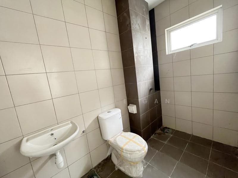 2-storey Terraced House for Sale in Bandar Rimbayu (Telok Panglima Garang) - Charlie Gan - Bathroom - PropertyGuru.com.my