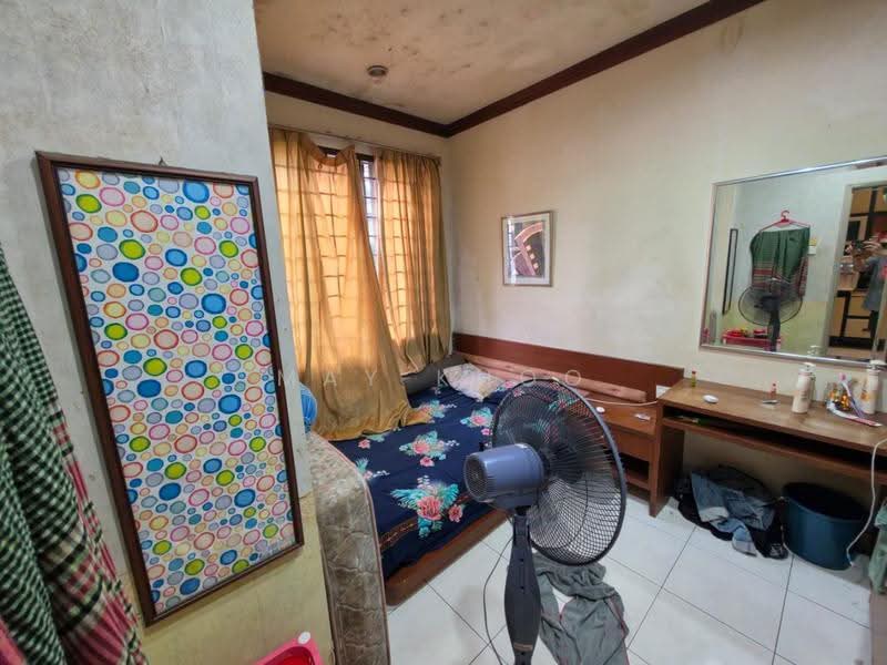 Rumah Teres 1-Tingkat untuk Dijual di Taman Molek (Johor Bahru) - May Khoo - Bedroom - PropertyGuru.com.my