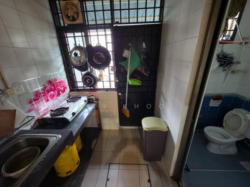Rumah Teres 1-Tingkat untuk Dijual di Taman Molek (Johor Bahru) - May Khoo - Kitchen - PropertyGuru.com.my