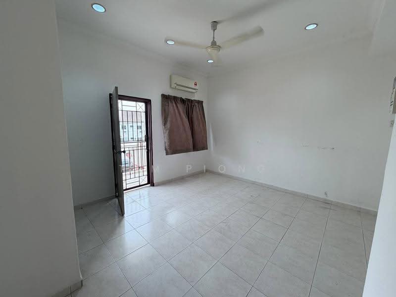 2-storey Terraced House for Sale in Taman Seri Jati (Batu Berendam) - Tim Piong - Interior - PropertyGuru.com.my