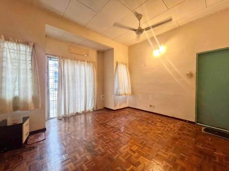 2-storey Terraced House for Sale in Bandar Teknologi Kajang (Kajang) - Joyce Lee - Master Bedroom - PropertyGuru.com.my