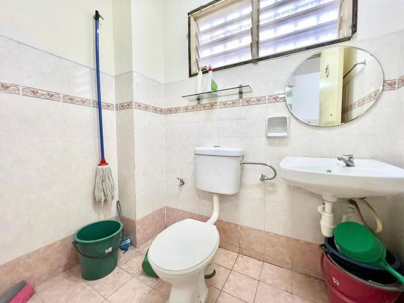 2-storey Terraced House for Sale in Taman Pelangi Semenyih (Semenyih) - Mahirah . - Bathroom - PropertyGuru.com.my