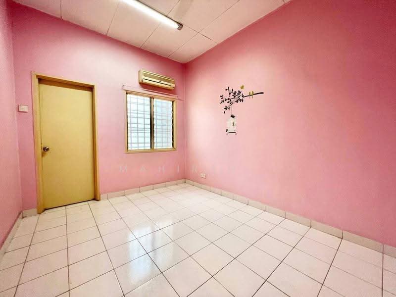 2-storey Terraced House for Sale in Taman Pelangi Semenyih (Semenyih) - Mahirah . - Interior - PropertyGuru.com.my