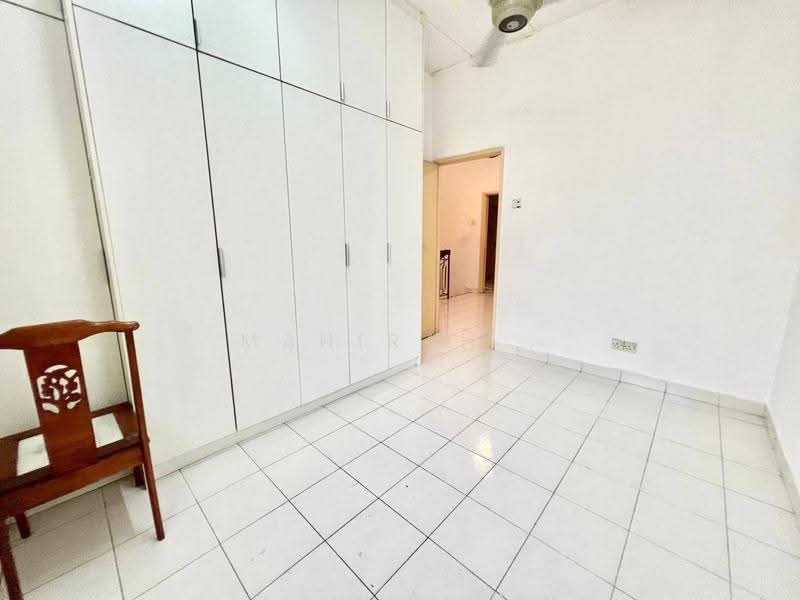 2-storey Terraced House for Sale in Taman Pelangi Semenyih (Semenyih) - Mahirah . - Bedroom - PropertyGuru.com.my
