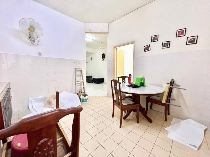 2-storey Terraced House for Sale in Taman Pelangi Semenyih (Semenyih) - Mahirah . - Dining Room - PropertyGuru.com.my