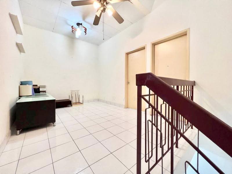 2-storey Terraced House for Sale in Taman Pelangi Semenyih (Semenyih) - Mahirah . - Interior - PropertyGuru.com.my