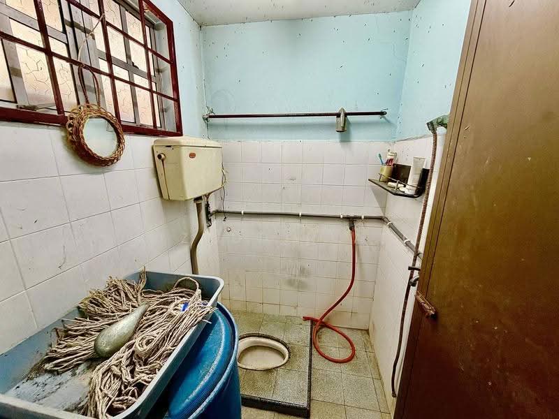 Rumah Teres 2-Tingkat untuk Dijual di Taman TTDI Jaya (Shah Alam) - Aizuddin Ali - Bathroom - PropertyGuru.com.my