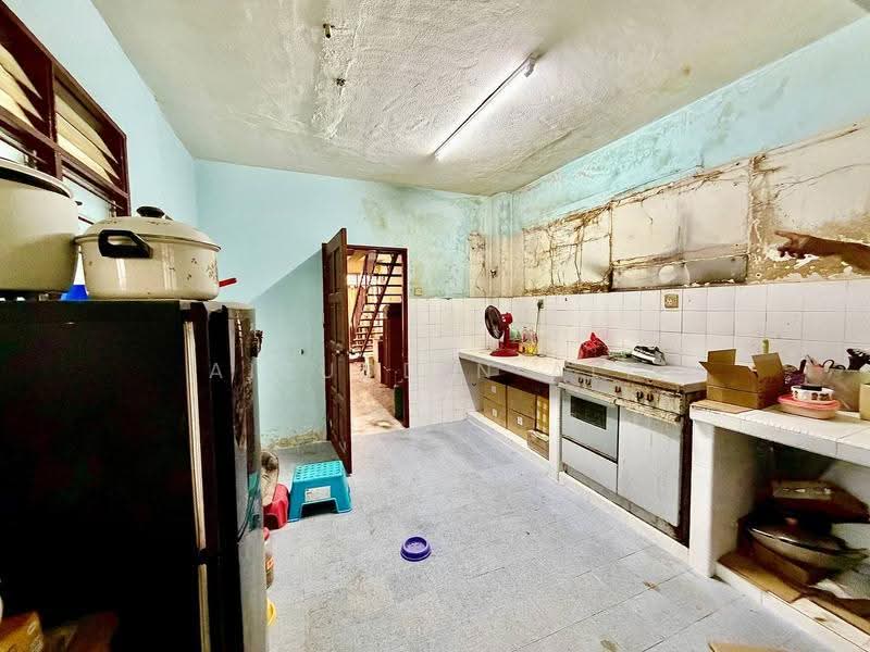 Rumah Teres 2-Tingkat untuk Dijual di Taman TTDI Jaya (Shah Alam) - Aizuddin Ali - Kitchen - PropertyGuru.com.my