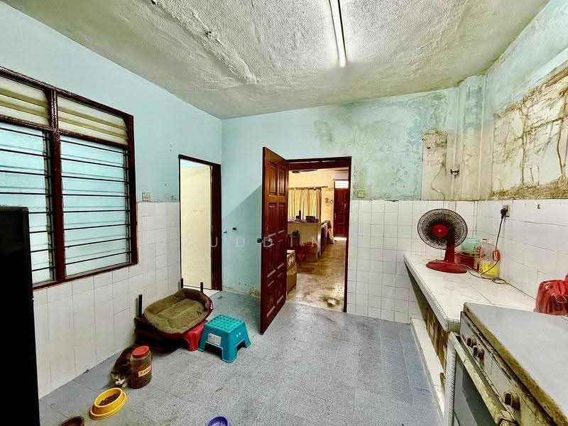 Rumah Teres 2-Tingkat untuk Dijual di Taman TTDI Jaya (Shah Alam) - Aizuddin Ali - Kitchen - PropertyGuru.com.my