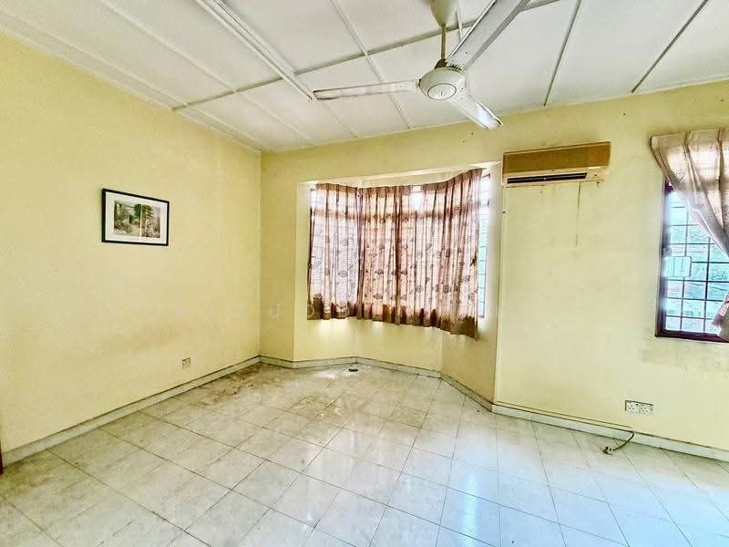 Rumah Teres 2-Tingkat untuk Dijual di Taman TTDI Jaya (Shah Alam) - Aizuddin Ali - Living Room - PropertyGuru.com.my
