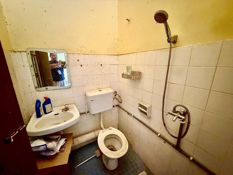 Rumah Teres 2-Tingkat untuk Dijual di Taman TTDI Jaya (Shah Alam) - Aizuddin Ali - Bathroom - PropertyGuru.com.my
