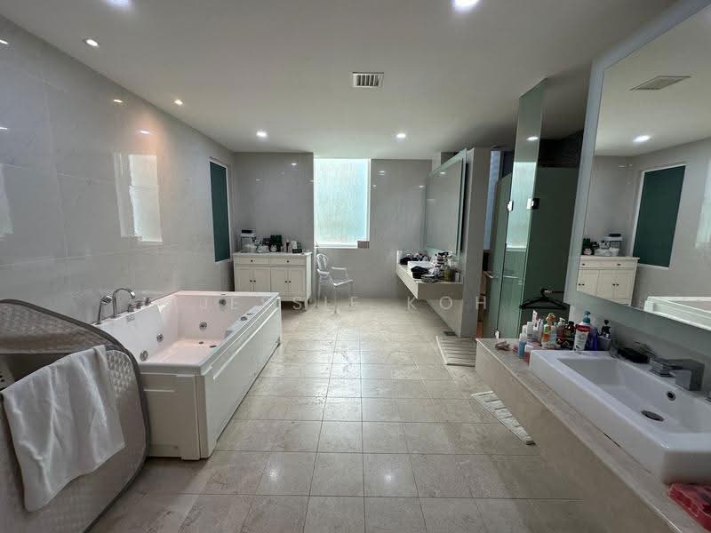 Rumah Berkembar untuk Dijual di Petaling Jaya (Selangor) - Jessie Koh - Bathroom - PropertyGuru.com.my