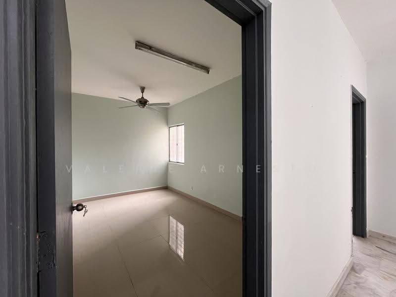 Apartment for Sale at Desa View Towers - Valerie Arnesto - 3rd Bedroom - PropertyGuru.com.my