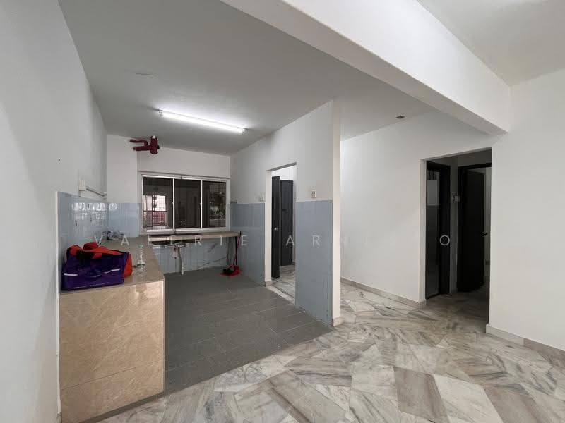 Apartment for Sale at Desa View Towers - Valerie Arnesto - Kitchen - PropertyGuru.com.my