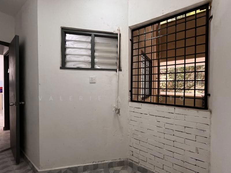 Apartment for Sale at Desa View Towers - Valerie Arnesto - Yard/Laundry Room - PropertyGuru.com.my