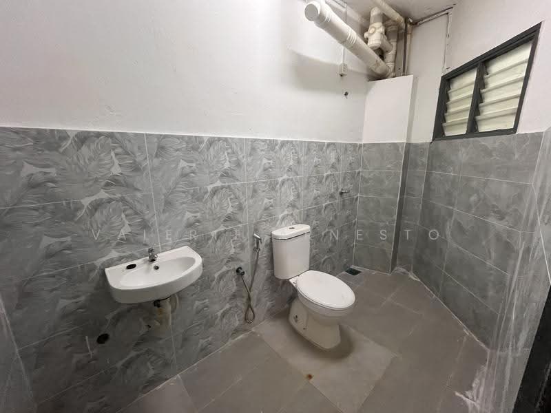 Apartment for Sale at Desa View Towers - Valerie Arnesto - Shared Bathroom - PropertyGuru.com.my