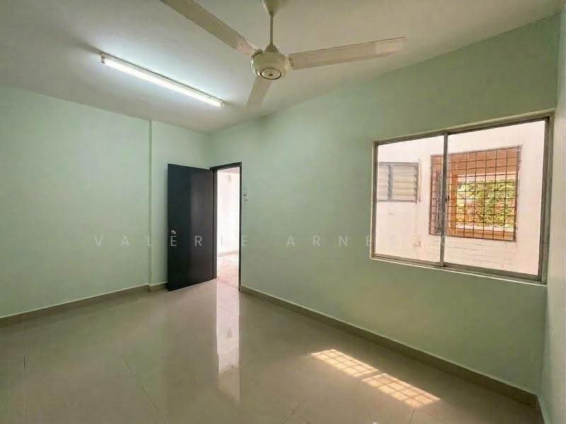 Apartment for Sale at Desa View Towers - Valerie Arnesto - 2nd Bedroom - PropertyGuru.com.my