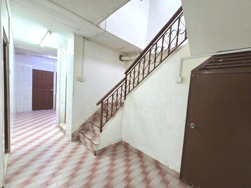 1-storey Terraced House for Sale in Taman Ungku Tun Aminah (Skudai) - Janice Yong - Entrance - PropertyGuru.com.my
