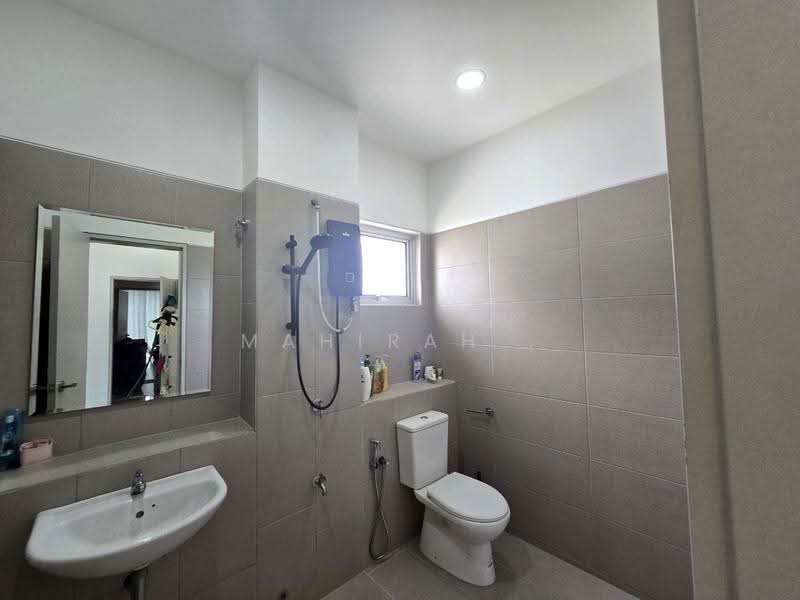 Rumah Teres 2-Tingkat untuk Dijual di Serene Heights (Semenyih) - Mahirah . - Bathroom - PropertyGuru.com.my