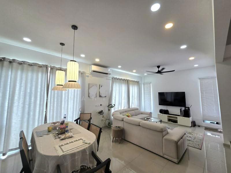 Rumah Teres 2-Tingkat untuk Dijual di Serene Heights (Semenyih) - Mahirah . - Living Room - PropertyGuru.com.my