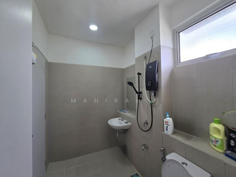 Rumah Teres 2-Tingkat untuk Dijual di Serene Heights (Semenyih) - Mahirah . - Bathroom - PropertyGuru.com.my