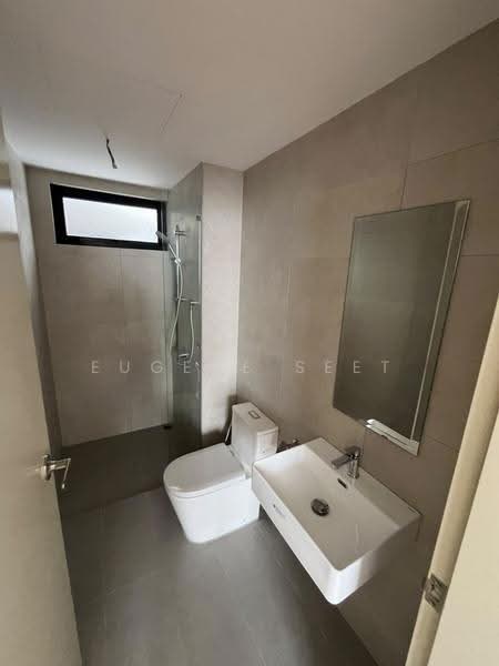 Service Residence for Rent at Quaver Residence - Eugene Seet - Bathroom - PropertyGuru.com.my