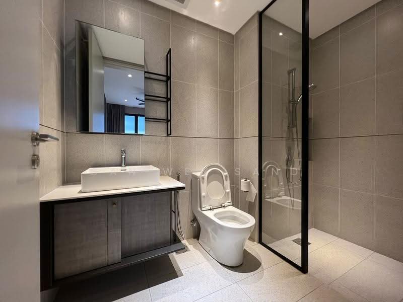 Service Residence for Rent at Millerz Square Serviced Residence - GAN WEY SAND - Bathroom - PropertyGuru.com.my