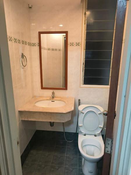 Condominium for Rent at Gurney Beach Resort - Ben Liau - Bathroom - PropertyGuru.com.my