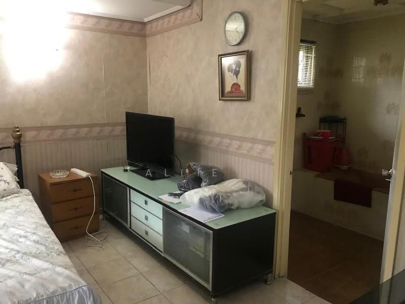 Rumah Banglo untuk Dijual di SS 3, Taman Universiti (Petaling Jaya) - Allie . - Bedroom - PropertyGuru.com.my