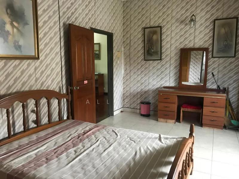 Rumah Banglo untuk Dijual di SS 3, Taman Universiti (Petaling Jaya) - Allie . - Bedroom - PropertyGuru.com.my