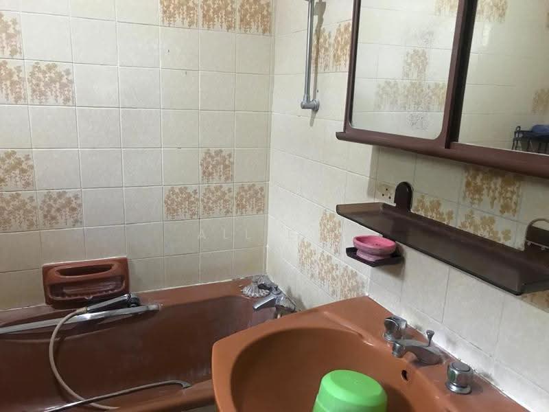 Rumah Banglo untuk Dijual di SS 3, Taman Universiti (Petaling Jaya) - Allie . - Bathroom - PropertyGuru.com.my