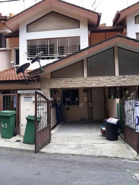 Rumah Bandar untuk Dijual di Batu Caves (Selangor) - Ahmad Gadafi Md Nor - Exterior - PropertyGuru.com.my