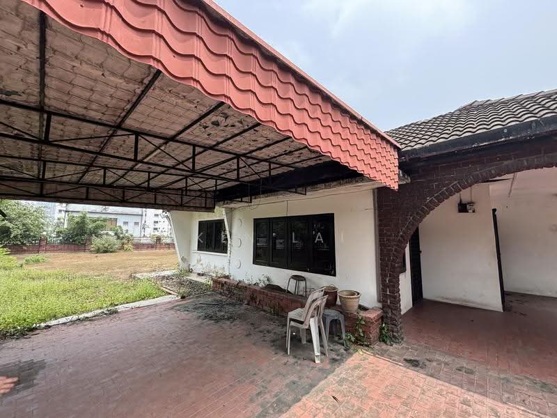 Bungalow House for Sale in Seksyen 11 (Petaling Jaya) - Ken Lai - Exterior - PropertyGuru.com.my