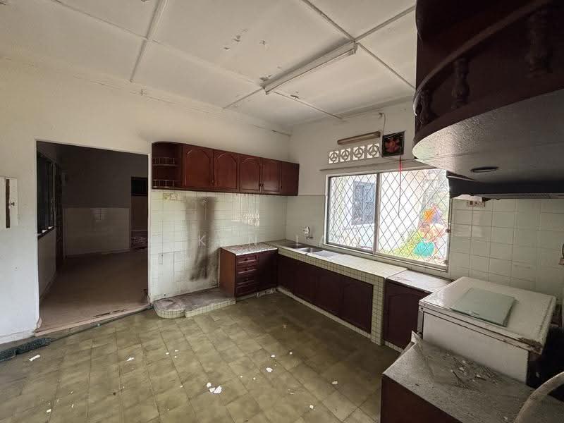 Bungalow House for Sale in Seksyen 11 (Petaling Jaya) - Ken Lai - Kitchen - PropertyGuru.com.my