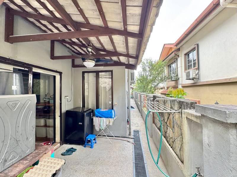 Rumah Berkembar untuk Dijual di Bandar Putra Permai (Seri Kembangan) - Azli Ibrahim - Exterior - PropertyGuru.com.my