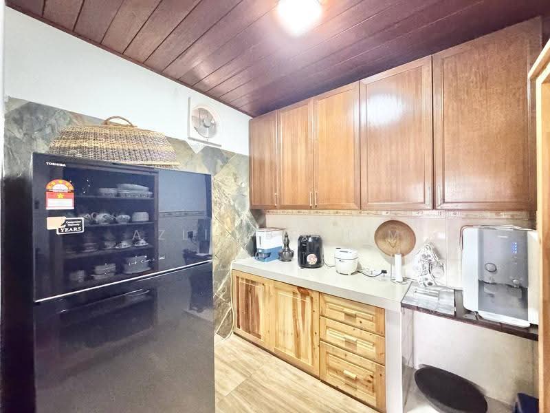 Rumah Berkembar untuk Dijual di Bandar Putra Permai (Seri Kembangan) - Azli Ibrahim - Kitchen - PropertyGuru.com.my