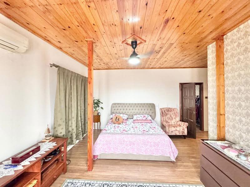 Rumah Berkembar untuk Dijual di Bandar Putra Permai (Seri Kembangan) - Azli Ibrahim - Bedroom - PropertyGuru.com.my