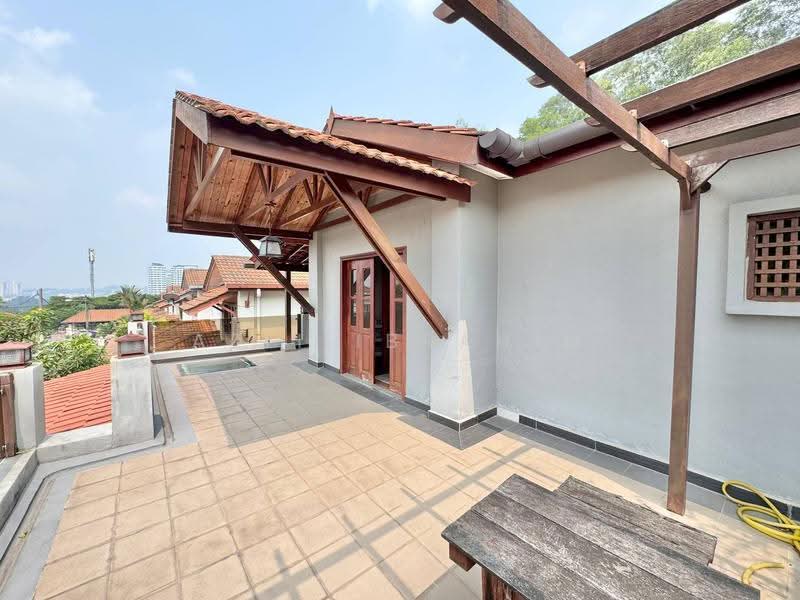Rumah Berkembar untuk Dijual di Bandar Putra Permai (Seri Kembangan) - Azli Ibrahim - Exterior - PropertyGuru.com.my