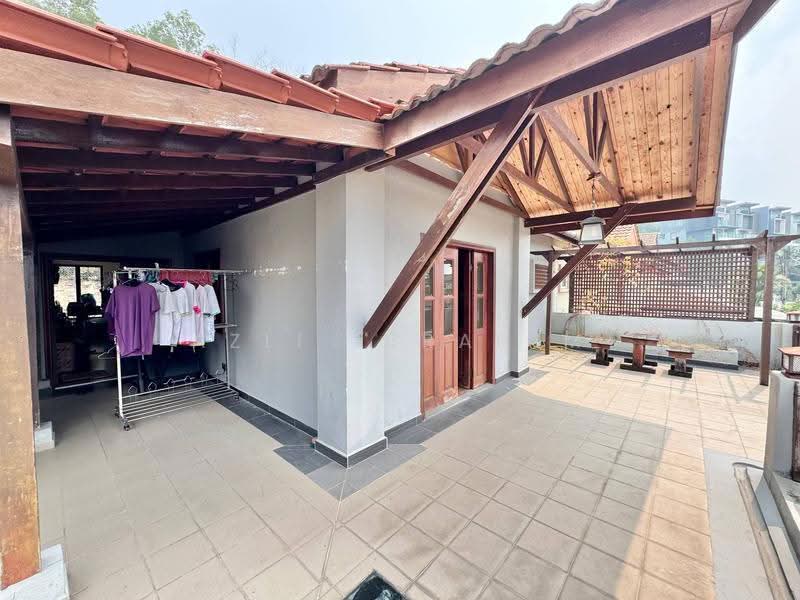 Rumah Berkembar untuk Dijual di Bandar Putra Permai (Seri Kembangan) - Azli Ibrahim - Exterior - PropertyGuru.com.my