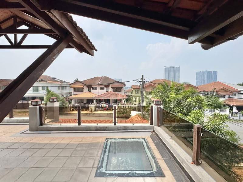 Rumah Berkembar untuk Dijual di Bandar Putra Permai (Seri Kembangan) - Azli Ibrahim - Exterior - PropertyGuru.com.my