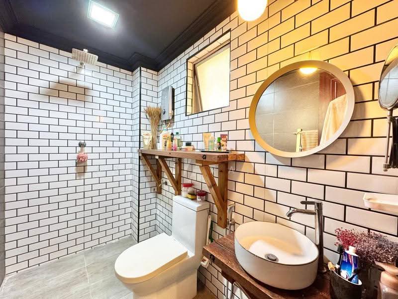 Rumah Berkembar untuk Dijual di Bandar Putra Permai (Seri Kembangan) - Azli Ibrahim - Bathroom - PropertyGuru.com.my