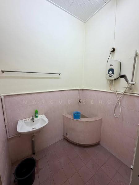 Rumah Teres 1-Tingkat untuk Dijual di Taman Sppk (Ipoh) - Marcus Seng - Bathroom - PropertyGuru.com.my