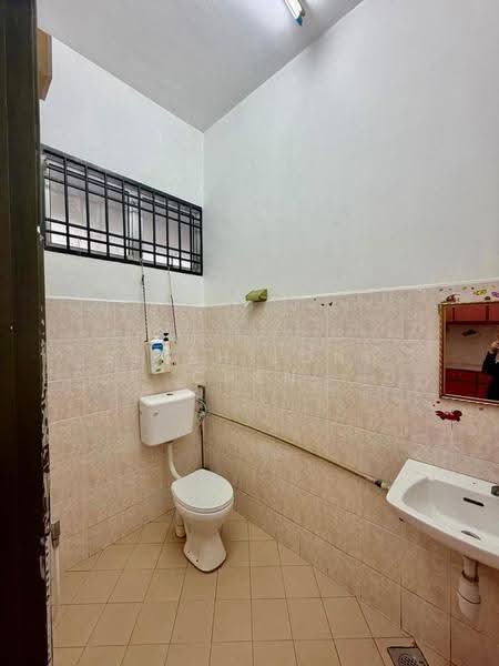 2-storey Terraced House for Sale in Taman Pulai Utama (Skudai) - Shieh Long Chen - Bathroom - PropertyGuru.com.my