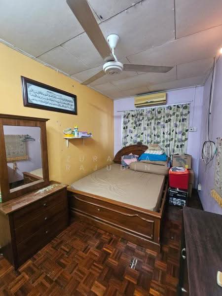 Rumah Teres 2-Tingkat untuk Dijual di Seksyen 24 (Shah Alam) - Zuraina Rajudin - Bedroom - PropertyGuru.com.my