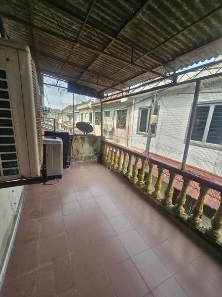 Rumah Teres 2-Tingkat untuk Dijual di Seksyen 24 (Shah Alam) - Zuraina Rajudin - Balcony - PropertyGuru.com.my